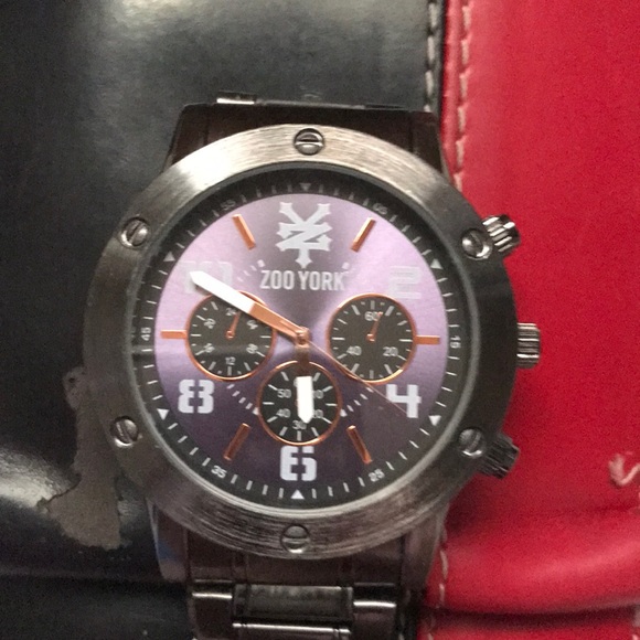 Watch - Picture 1 of 4